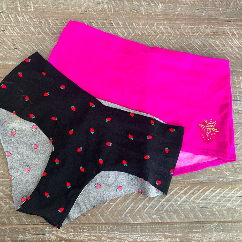 VS Pink